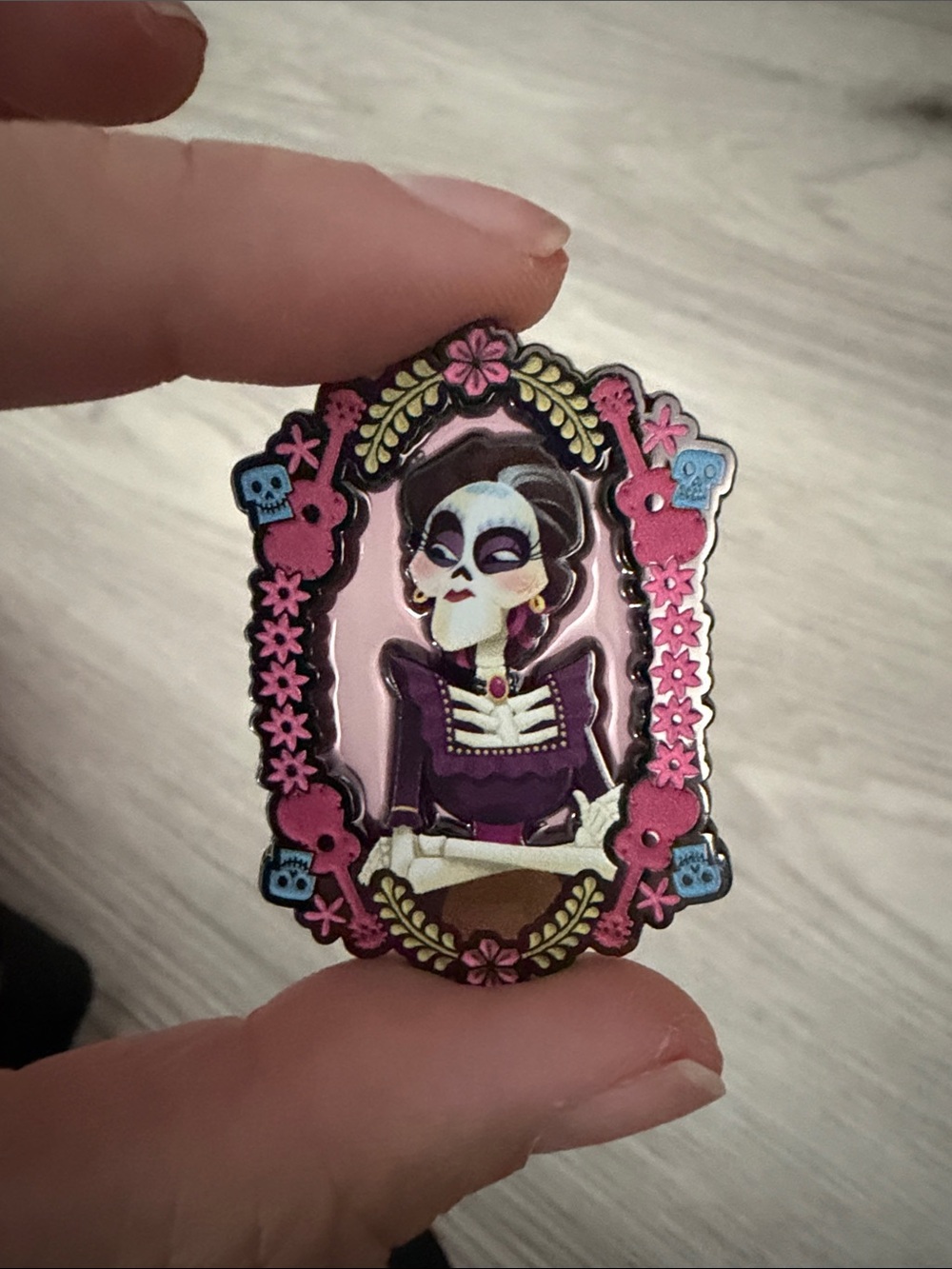 Disney Pixar Coco Portrait Blind Box Enamel Pin Hot Topic Mama Imelda